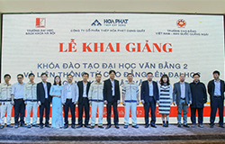 Khai giảng Lớp liên kết Đại học ngành Kỹ thuật vật liệu cho cán bộ - nhân viên của Công ty Cổ phần Thép Hòa Phát Dung Quất